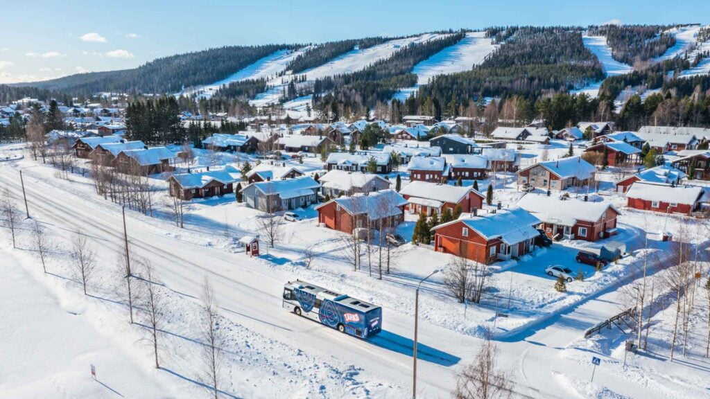 kulkuyhteydet skibus vastuullisuus