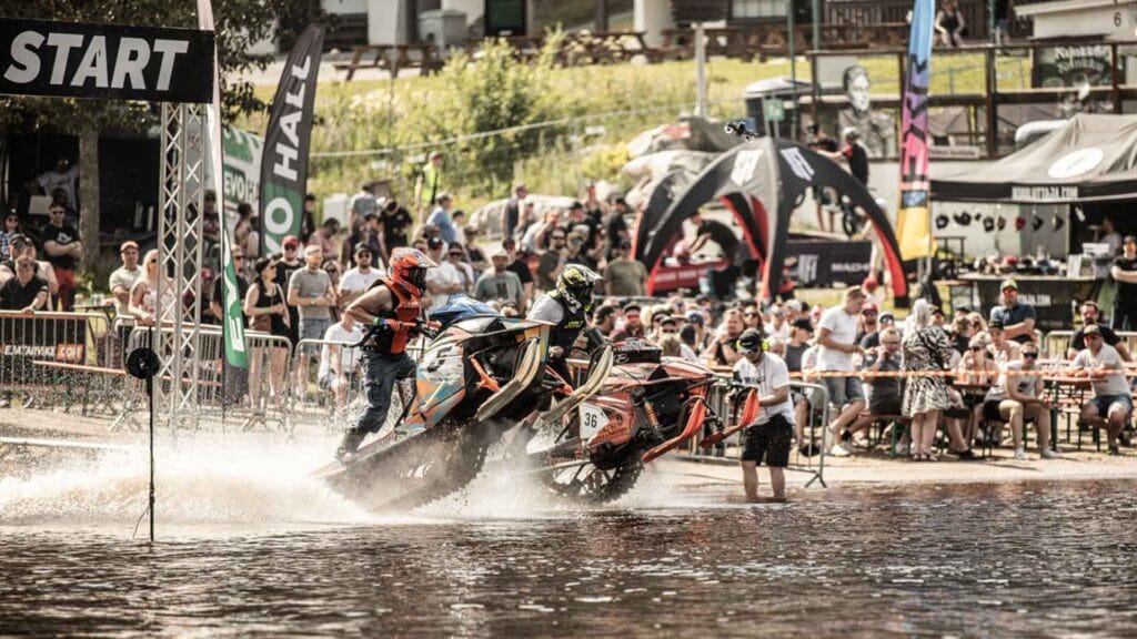 Warercross Watercross Tahko kokoaa lajin huiput Tahkolle heinäkuussa